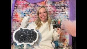 Leia mais sobre o artigo ALL SIGNS 💞 Their Feelings for YOU 🥰💞 August 25 – 31 2025 Tarot Love Reading