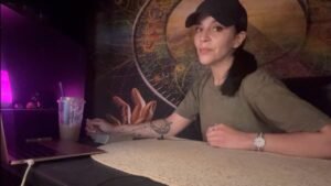 Leia mais sobre o artigo ALL SIGNS QUICKIE ❤️ Who’s coming toward you in love? 🔥 August 5 – 10 2025 😻🌹