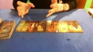 Leia mais sobre o artigo DESCUBRE LO QUE SE HA DADO CUENTA DE TI. TE HABLAN LAS CARTAS TODO.  PALABRAS SUELTAS EN SU CABEZA.