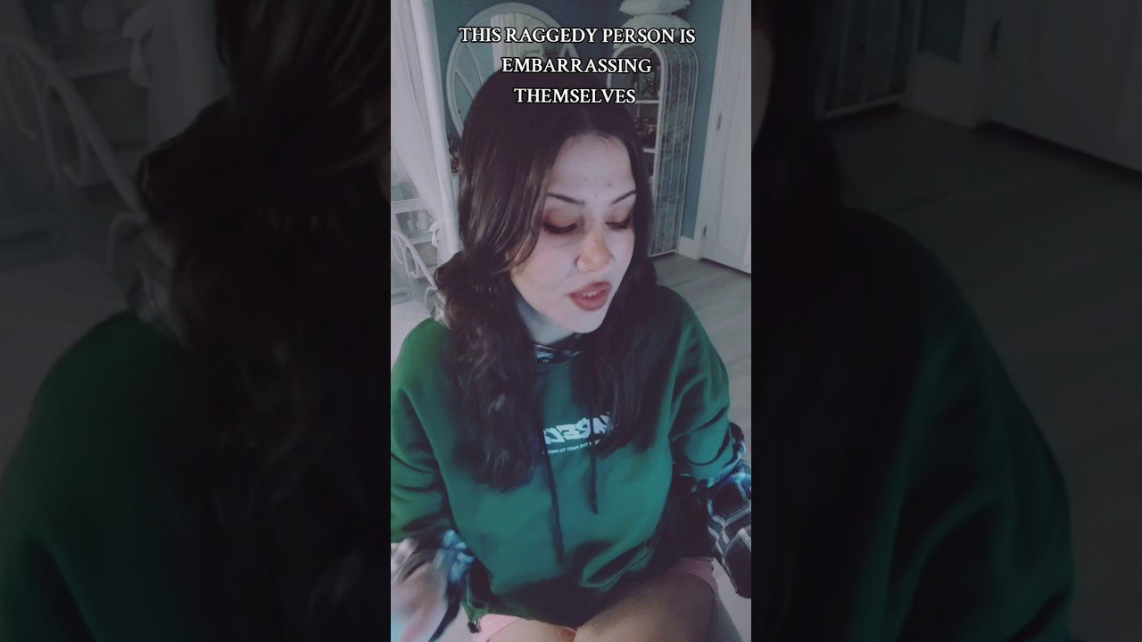 No momento, você está visualizando THIS RAGGEDY PERSON IS EMBARRASSING THEMSELVES  #Tarot #Karmic