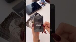 Leia mais sobre o artigo Aklınızdaki kişi size ne söylemek isterdi? #tarot #aklımdakikişitarot