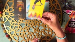 Leia mais sobre o artigo BARDZO WAŻNA WIADOMOŚĆ DLA CIEBIE 😘 #tarot #tarotreading #tarotcards #tarotreader #wróżba