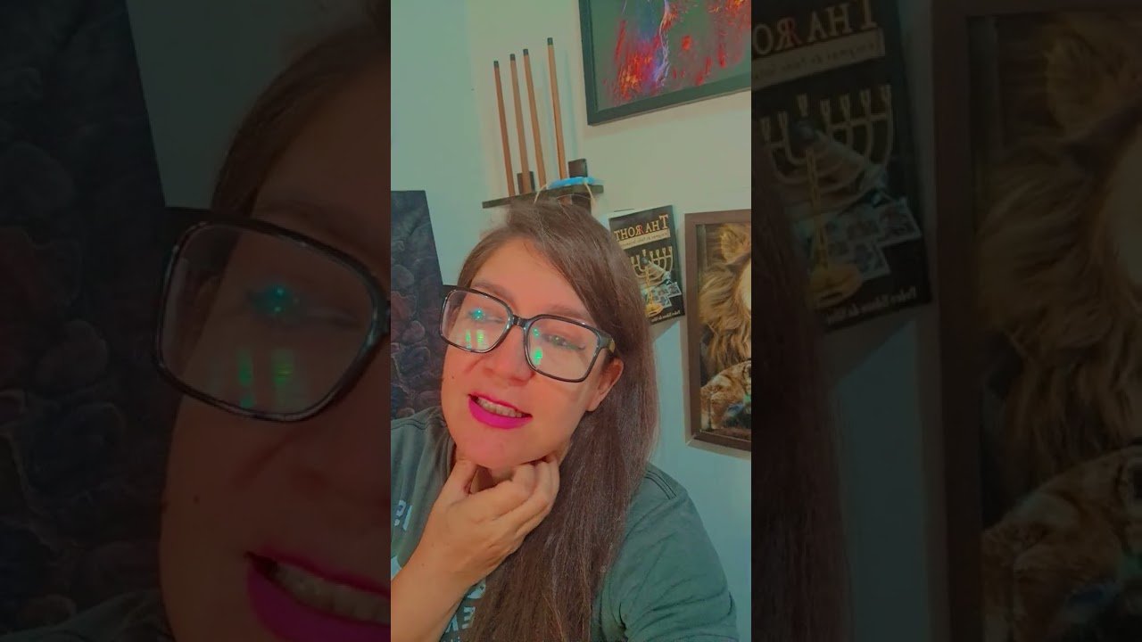 No momento, você está visualizando BIBLIA ABERTA SEMPRE  NA MESA DE TAROT..TALVEZ ACRESCENTE OUTROS DECKS MAS SEMPRE COM A BÍBLIAABERTA