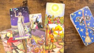 Leia mais sobre o artigo Kto lub co zmierza do Ciebie? *NOWA OSOBA* 😳✨ #tarot #wróżby