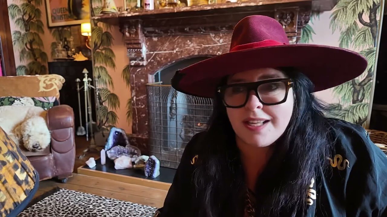 No momento, você está visualizando Leo Tarot Reading – is this your life?