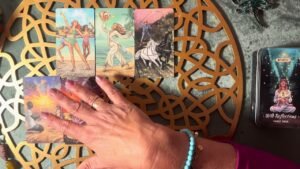 Leia mais sobre o artigo MASZ WIADOMOŚĆ OD NIEGO 😍 #tarot #tarotreading #tarotcards #tarotreader #tarotonline #wróżba