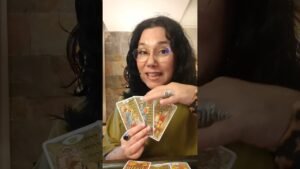 Leia mais sobre o artigo Predicción para éste fin de semana 🔮🗓️#tarot #lecturacartas #karmen_namaste #videncia #karma