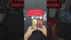 Leia mais sobre o artigo SOSOK BAYANGAN MAKHLUK GHOIB HITAM TINGGI MENGAWASI DAN MENGIKUTI KAMU #tarot #tarotreading