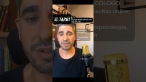 Leia mais sobre o artigo Tarot, o el arte de hacer creer que sabes sin saber.