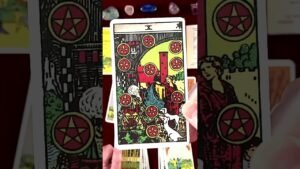 Leia mais sobre o artigo Can You Spot the Hidden Symbols in This Tarot Card? #tarot #short