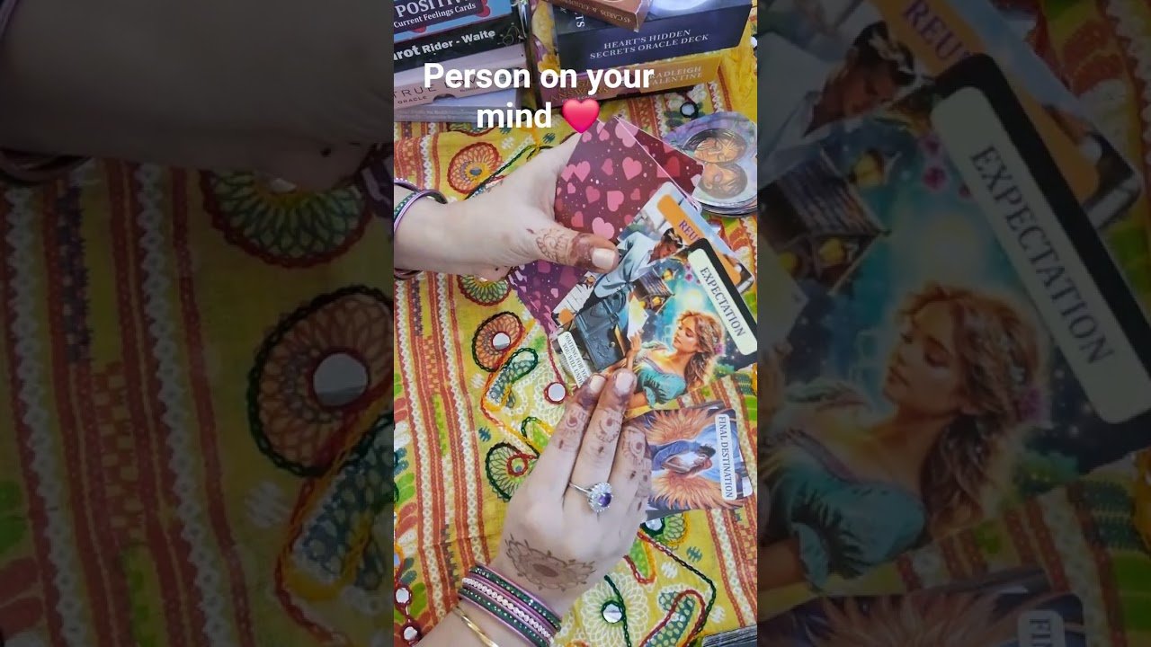 No momento, você está visualizando 🦋Person on your mind 🦋#lovemessages ❤️ #tarot #viralvideo #ytshorts