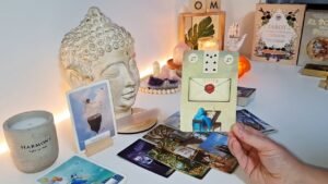 Leia mais sobre o artigo ♾️🩷¿QUÉ SIENTE, QUÉ PIENSA Y QUÉ HARÁ? 🩷♾️ TAROT INTERACTIVO ✨️