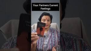 Leia mais sobre o artigo your partners current energy #tarot #tarotreading #shorts