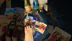 Leia mais sobre o artigo ДАЛЕКИ ОТ РЕАЛЬНОСТИ#shorts #таро #tarot #гадание