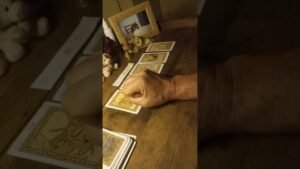 Leia mais sobre o artigo Previsões para todos os Signos no Tarot para o dia 8 de Novembro de 2025.#tarot