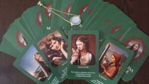 Leia mais sobre o artigo SENİ NASIL GÖRÜYOR VE ÇEVRESİNE NASIL ANLATIYOR? #tarot