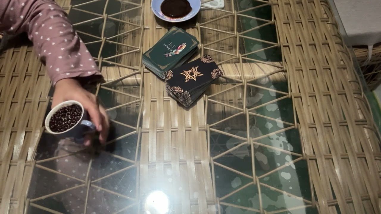 No momento, você está visualizando SENİ ÖZLEDİM DEDİ ❤️ VE YENİDEN BAŞLADIK / GENEL KAHVE TAROT FALI #tarot #fal