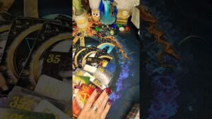 Leia mais sobre o artigo НЕПРИЯТНОСТИ#shorts #таро #гадание #tarot