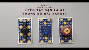 Leia mais sobre o artigo tarot: chọn tụ bài: hiện tại bạn là ai trong bộ bài tarot?