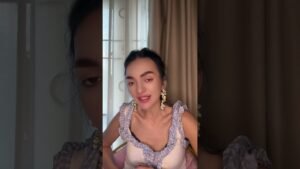 Leia mais sobre o artigo 🖤 Она держится. Улыбается. А внутри — ВОЙНА 🔥 #rek #tarot