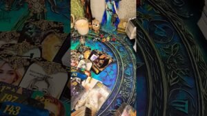 Leia mais sobre o artigo ИНТУИЦИЯ #таро #shorts #гадание #tarot #таро