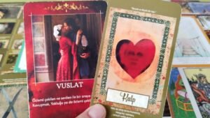 Leia mais sobre o artigo AKLINDAKİ KİŞİYE❤️ SENİ SORDUM CEVAPLAR ÇOK NET🧿😇💯#tarot #katinaaçılımı #bilincaltiokumasi #keşfet