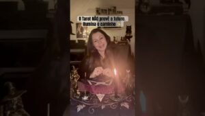 Leia mais sobre o artigo O Que o Tarot Realmente Faz por Você ✨ #luzaetherium #tarot #espiritualidadefeminina