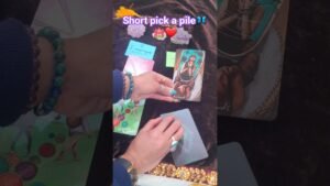 Leia mais sobre o artigo Short pick a pile reading 🦋 #tarot #fortunetelling #blessing #soulmate #tarotreading #dailytarot