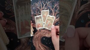 Leia mais sobre o artigo Порада для тих, хто має почути🥰🥰 таро розклад #shorts  #tarot  #таро