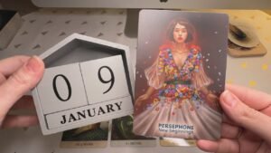 Leia mais sobre o artigo 🌅01.09. Péntek – Napi Tarot és Jóskártya elemzés 12 csillagjegynek – Angyali üzenettel💜⚜️