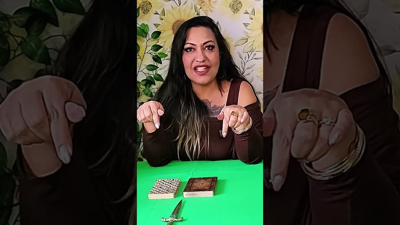No momento, você está visualizando Descubra o Clube dos Girassóis Previsões de Cair da Cadeira! 🔮  #tarot #baralhociganogratis