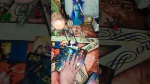 Leia mais sobre o artigo ШОПОТ  ЗА ТВОЕЙ СПИНОЙ#shorts #таро #tarot #гадание