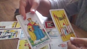 Leia mais sobre o artigo Aklımızdaki Kişi Utanıyorum Karşına Çıkmaya –  İlahi Adalet Tarot