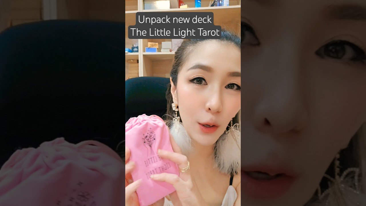 No momento, você está visualizando | Hi-Light | รีวิวไพ่ The Little Light Tarot