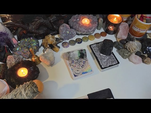 No momento, você está visualizando NEKO NE PRESTAJE DA MISLI NA TEBE?!❣️🫣opis, hor.znaci-Tarot čitanje