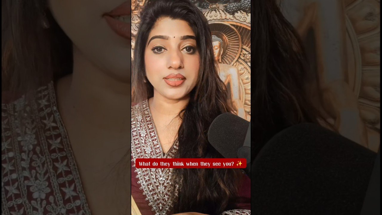 No momento, você está visualizando What do they think when they see your photo or you? #tarot #shorts