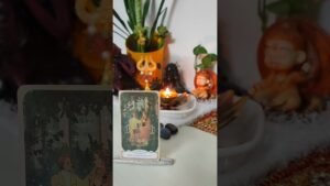 Leia mais sobre o artigo कोई आ रहा हैं 🪶🌷 #tarot #nocontactreading #tarotcardreading
