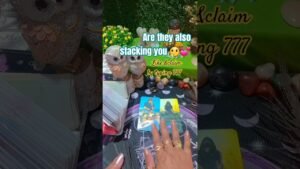 Leia mais sobre o artigo Are they stacking you 😊✨️#tarot #hindisong #tarotreading #divine