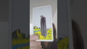 Leia mais sobre o artigo Stau treaz noaptea, făcându-mi griji pentru noi!! #tarot #intrebari #25march