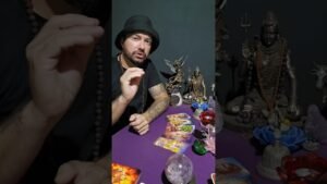 Leia mais sobre o artigo Tarot Short #tarot #tarotshorts #shortsfeed