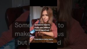 Leia mais sobre o artigo they’re triggered at your dignified silence 👀👑 pt2 #tarot #tarotreading