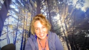 Leia mais sobre o artigo Today’s Tarot 3/23: A player is done playing & would give ANYTHING to stand beside this Queen