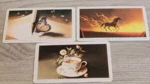 Leia mais sobre o artigo 🌹WIADOMOŚĆ DLA CIEBIE OD KART🌹 – wybierz karte #tarot