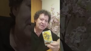 Leia mais sobre o artigo Pensou forte em alguém?  #tarot #oraculocigano #amordehoje