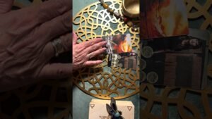 Leia mais sobre o artigo CZY ON SIĘ JESZCZE ODEZWIE 🌞 #shortsvideo #shortsviral #shortvideo #tarot #wróżba #tarotreading