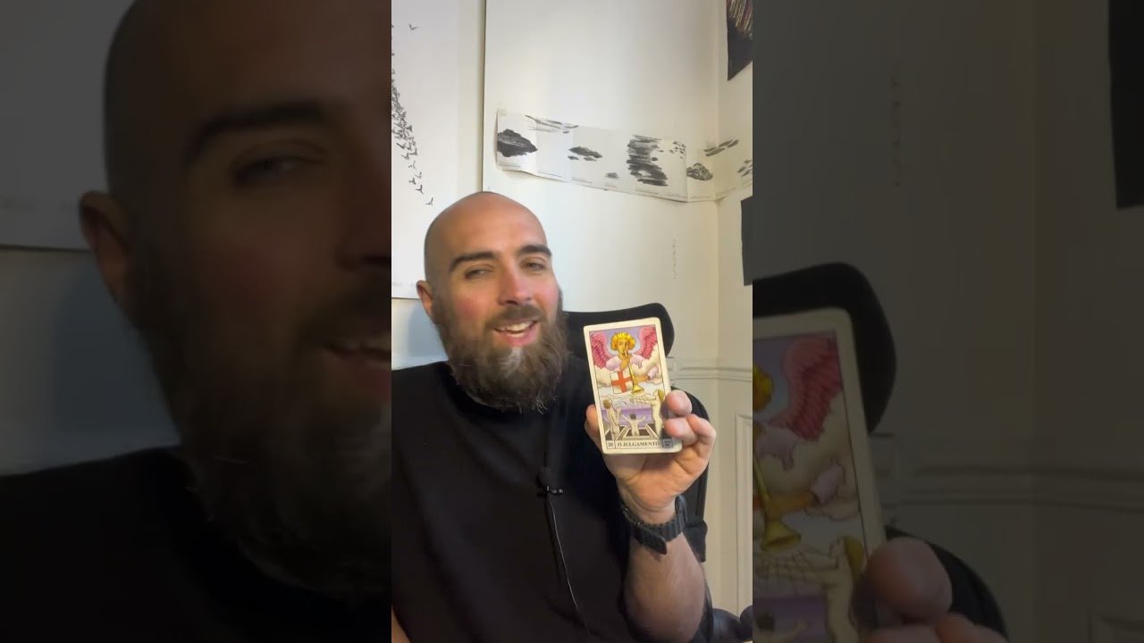 No momento, você está visualizando Il reçoit le message de l’univers — et c’est vous 🖤 #tarot #oracleamour #tarot