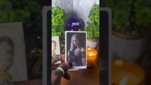 Leia mais sobre o artigo Hay una mujer que te odia a muerte #tarortreading #tarot #lecturacartas