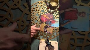 Leia mais sobre o artigo KTO CIEBIE OBSERWUJE 😘 #shortsvideo #shortsviral #shortvideo #tarot #wróżba #tarotreading #tarotcard