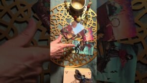 Leia mais sobre o artigo KTO NAMIESZA W TWOIM ŻYCIU 😘#shortsvideo #shortvideo #shortsviral #tarot #wróżba ##tiktok