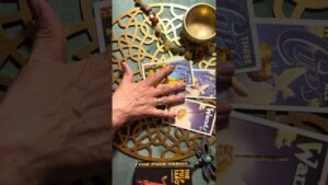 Leia mais sobre o artigo KTO O TOBIE DZISIAJ MYŚLI 😍#shortsvideo #shortsviral #short #shortvideo #tarot #wróżba #tarotcards